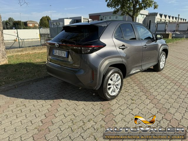 Toyota Yaris Cross 1.5 Hybrid 5p. E-CVT AWD-i Business - foto 4 di 4