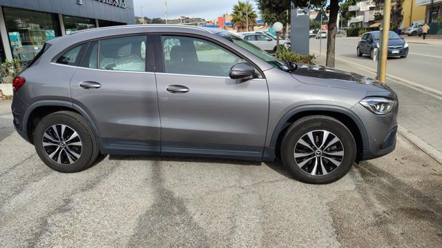 Mercedes-Benz GLA 180 d Automatic Style "LED" NAVI"CAMERA", del 2023, 68.000 km, in vendita a San Benedetto Del Tronto (AP)