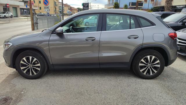 Mercedes-Benz GLA 180 d Automatic Style "LED" NAVI"CAMERA" - foto 3 di 4