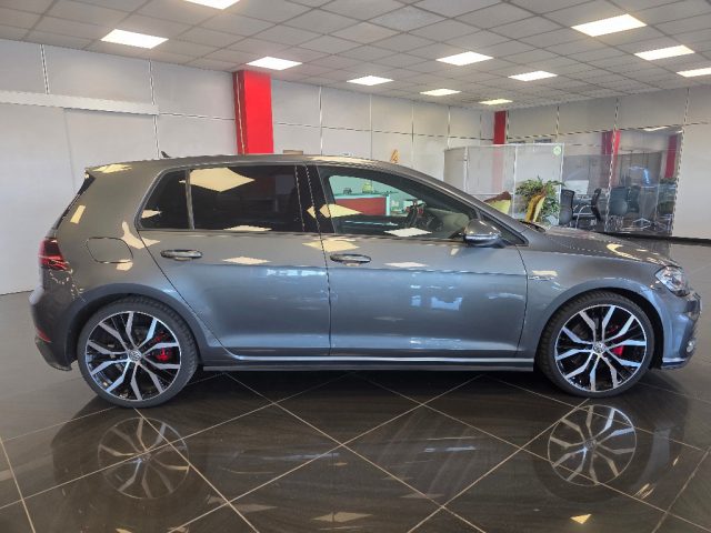 Volkswagen Golf GTD 2.0 TDI DSG 5p. BlueMotion Technology - foto 4 di 4