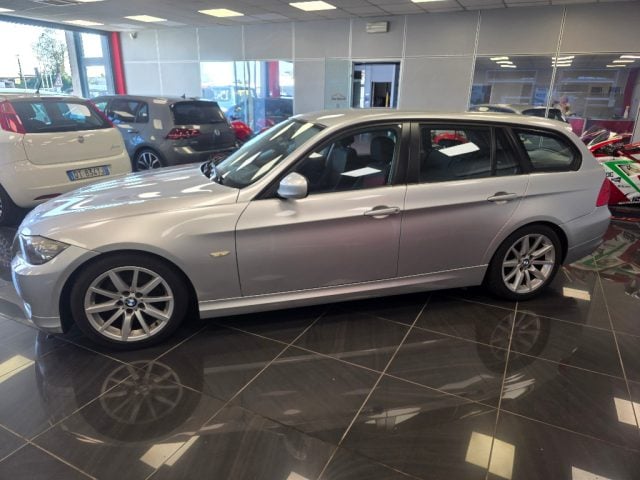 BMW 318 d 2.0 143CV cat Touring - foto 3 di 4