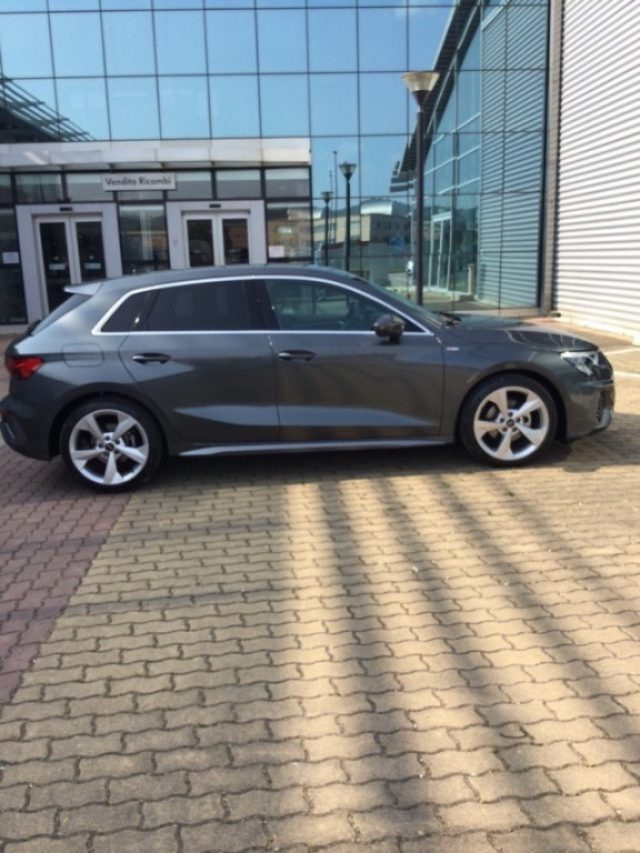 Audi A3 SPB 35 TDI S tronic S line edition - foto 4 di 4