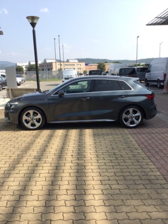 Audi A3 SPB 35 TDI S tronic S line edition - foto 3 di 4