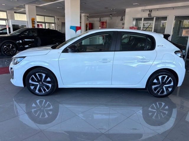 Peugeot 208 Hybrid 110 e-DCS6 Style - foto 3 di 4