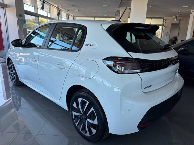 Peugeot 208 Hybrid 110 e-DCS6 Style - foto 4 di 4