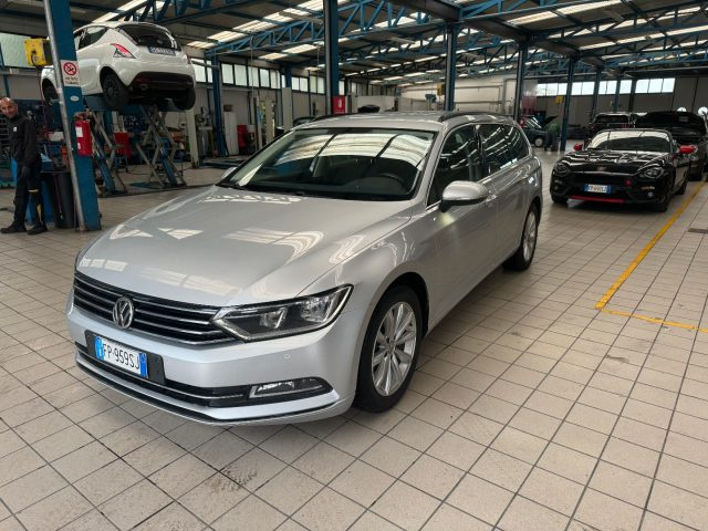 Volkswagen Passat Variant 2.0 TDI DSG Executive BlueMotion Tech. - foto 2 di 4