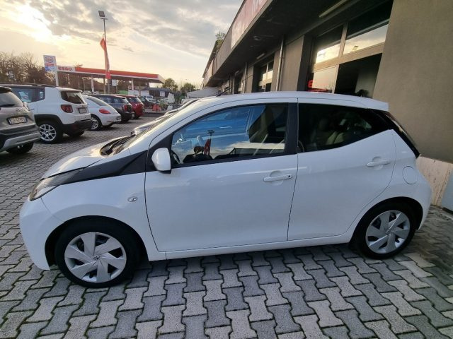 Toyota Aygo 1.0 VVT-i 69 CV 5 porte x-play - foto 3 di 4