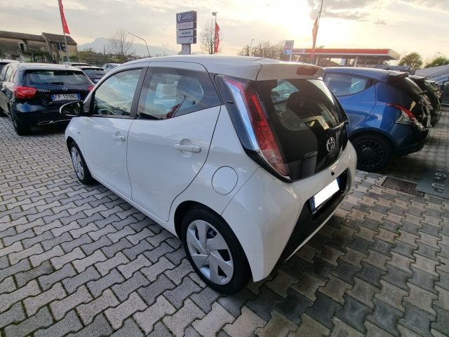 Toyota Aygo 1.0 VVT-i 69 CV 5 porte x-play - foto 4 di 4