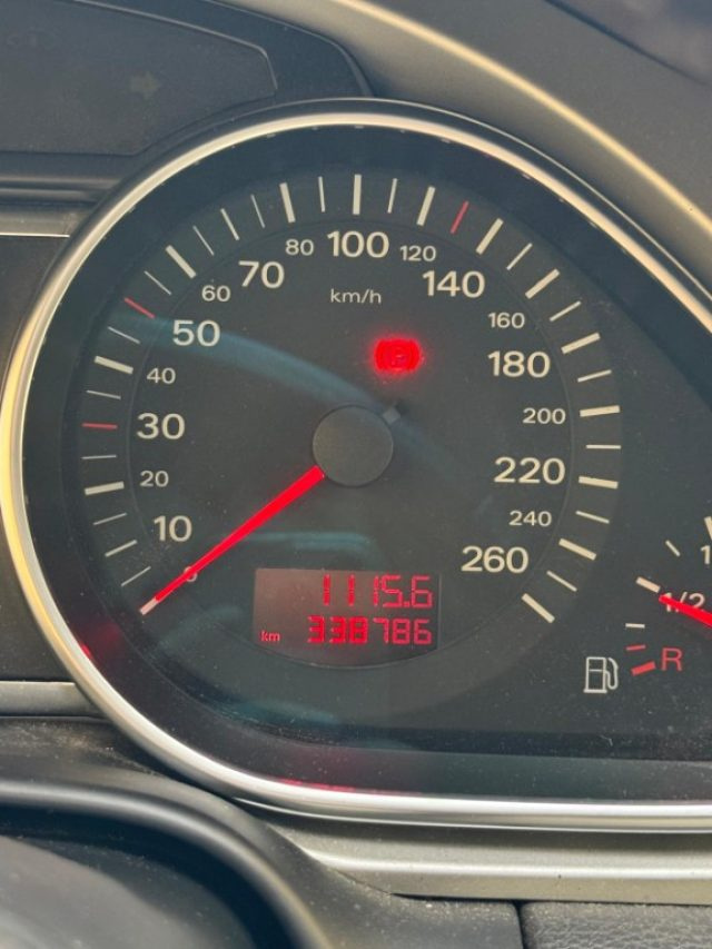 Audi Q7 3.0 V6 TDI 233CV quattro tiptronic, del 2006, 338.000 km, in vendita a Cassino (RM)