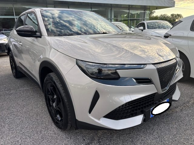 Alfa Romeo Junior 1.2 136 CV Hybrid eDCT6 Automatica - foto 2 di 4