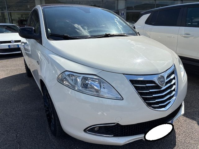 Lancia Ypsilon 1.3 MJT 16V 95 Platinum TETTO APRIBILE perfetta - foto 3 di 4
