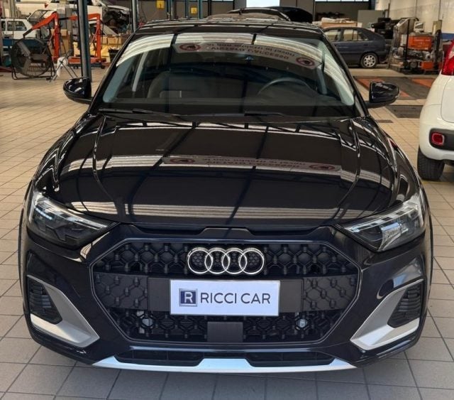 Audi A1 citycarver 30 TFSI Identity Contrast, del 2021, 32.927 km, in vendita a Cassino (RM)