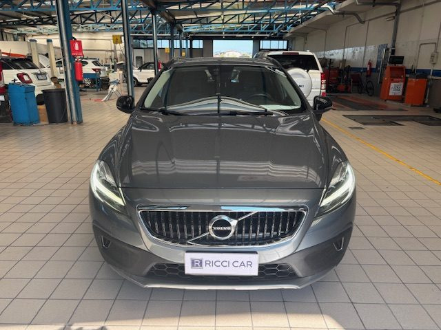 Volvo V40 Cross Country D2 Style Plus usato a CASSINO