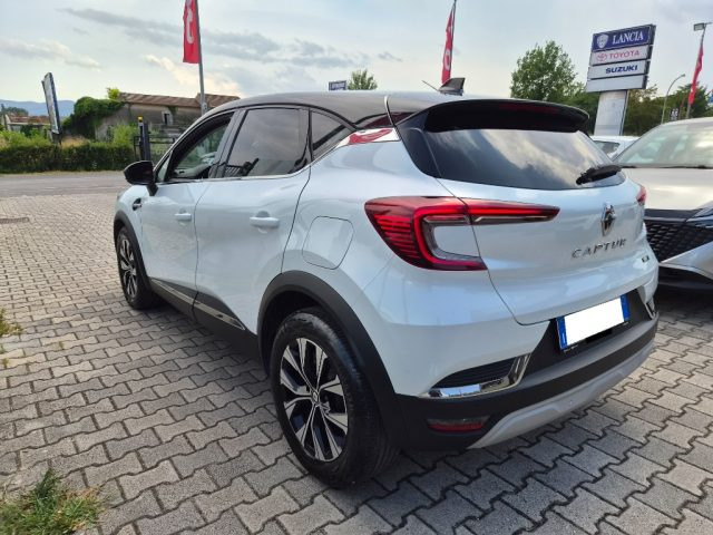 Renault Captur Plug-in Hybrid E-Tech 160 CV Techno - foto 3 di 4