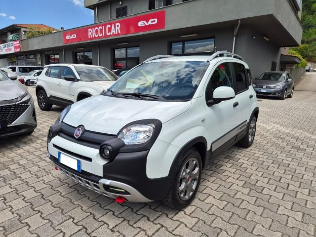 Fiat Panda Cross 1.0 FireFly S&S Hybrid - foto 2 di 4