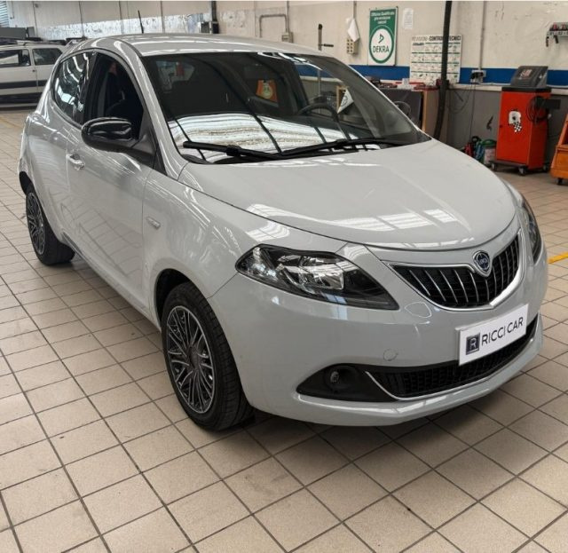 Lancia Ypsilon 1.0 FireFly 5 porte S&S Hybrid Ecochic Gold - foto 2 di 4