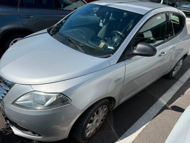 Lancia Ypsilon 1.2 69 CV 5 porte S&S Gold - foto 2 di 4