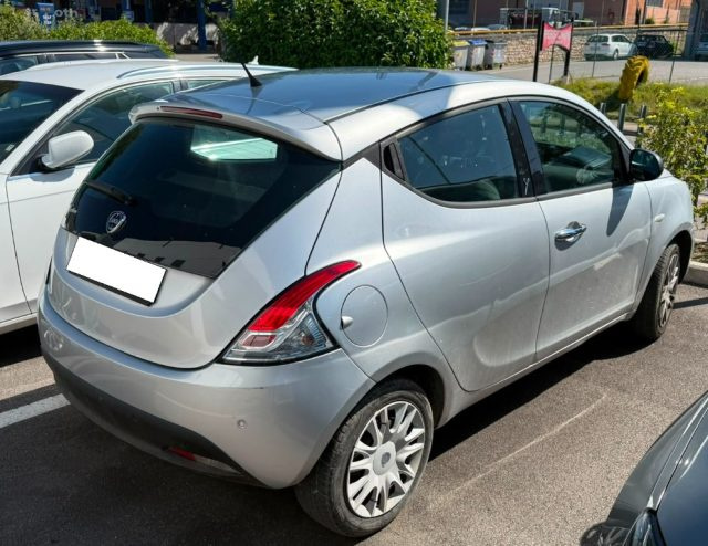 Lancia Ypsilon 1.2 69 CV 5 porte S&S Gold - foto 3 di 4