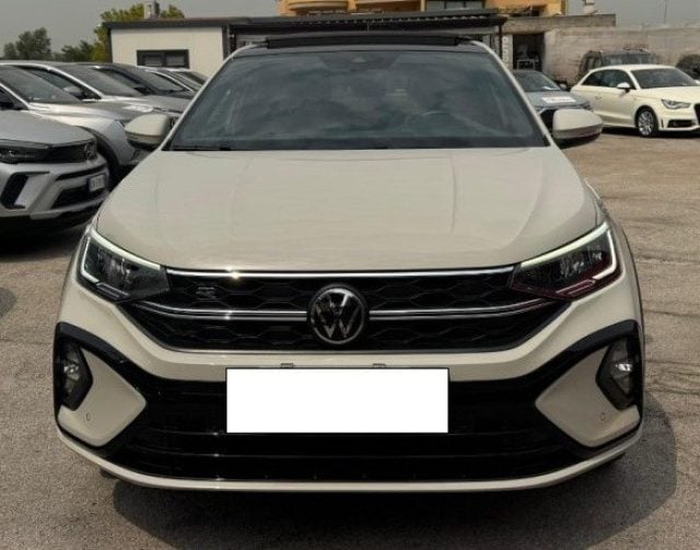 Volkswagen Taigo 1.0 TSI 110 CV DSG R-Line, del 2022, 93.000 km, in vendita a Cassino (RM)
