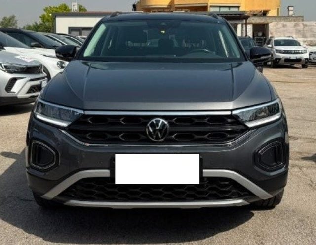 Volkswagen T-Roc 2.0 TDI SCR 150 CV DSG Life, del 2023, 53.000 km, in vendita a Cassino (RM)