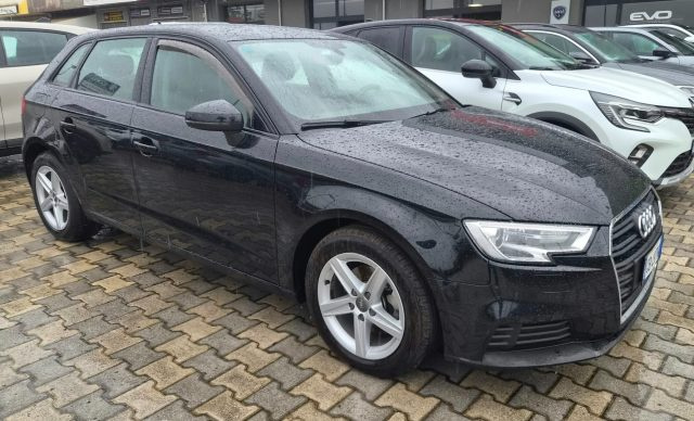 Audi A3 SPB 30 TDI Sport - foto 3 di 4