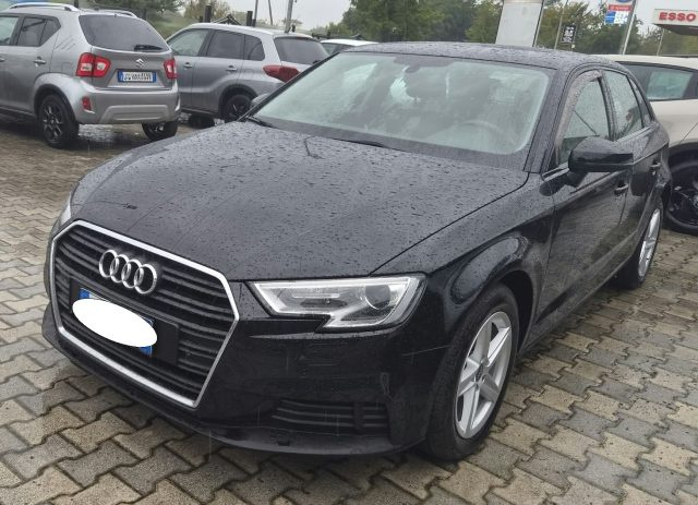 Audi A3 SPB 30 TDI Sport - foto 2 di 4