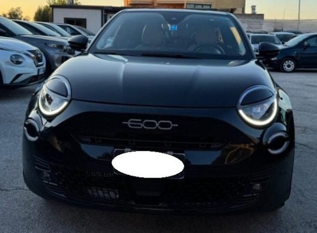 Fiat 600 Hybrid 100 CV DCT MHEV La Prima, del 2025, 22.000 km, in vendita a Cassino (RM)
