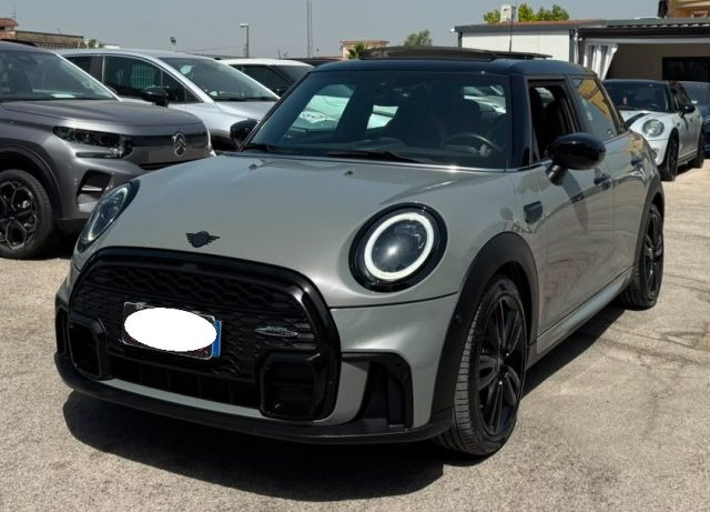 MINI Cooper 1.5 Cooper JCW 5 porte - foto 2 di 4