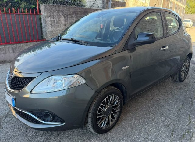Lancia Ypsilon 1.2 69 CV 5 porte Gold - foto 2 di 4