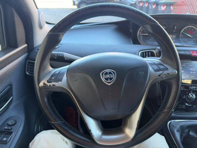 Lancia Ypsilon 1.2 69 CV 5 porte Gold - foto 3 di 4