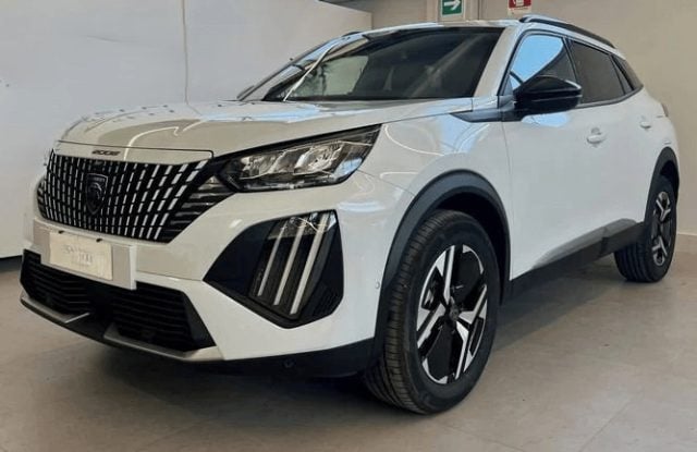 Peugeot 2008 Hybrid 145 e-DCS6 Allure - foto 2 di 4