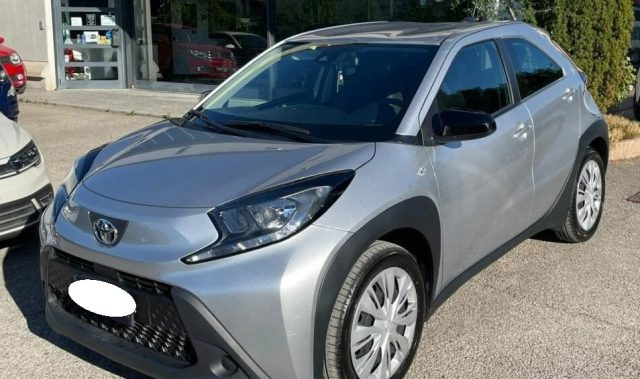 Toyota Aygo X 1.0 VVT-i 72 CV 5 porte Trend Air S-CVT Automatica - foto 2 di 4