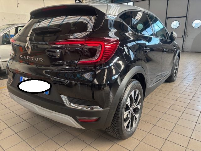 Renault Captur TCe 90 CV Techno Tetto Grigio, del 2024, 63.000 km, in vendita a Cassino (RM)