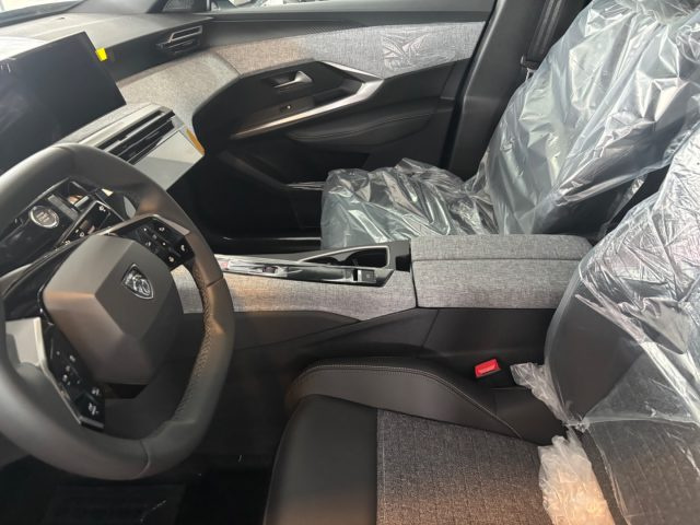 Peugeot 3008 Hybrid 145 e-DCS6 Allure, del 2025, in vendita a Cassino (RM)