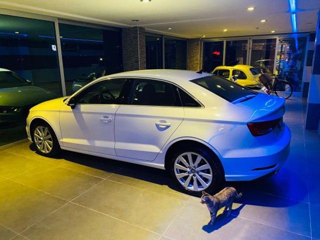 Audi A3 Sedan Business 116cv S-Tronic Eleganza Senza Tempo usato a PRESENZANO