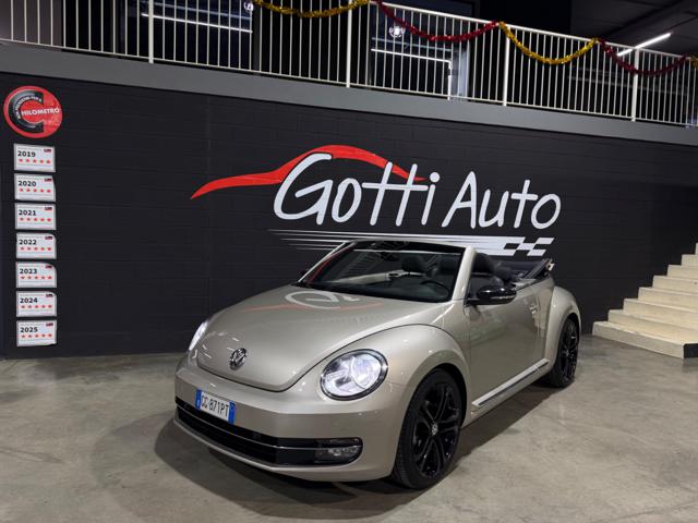 Volkswagen Maggiolino 2.0 CABRIO CERCHI DA 19 ABBINAMENTO COLORI UNICO - foto 1 di 4