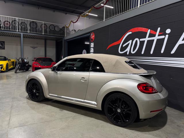 Volkswagen Maggiolino 2.0 CABRIO CERCHI DA 19 ABBINAMENTO COLORI UNICO - foto 3 di 4