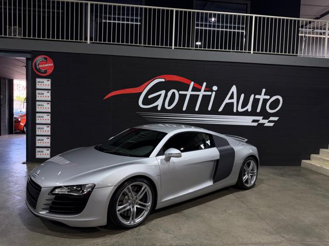 Audi R8 4.2 V8 FSI QUATTRO R TRONIC SERVICE IN SEDE - foto 2 di 4
