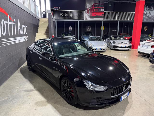 Maserati Ghibli V6 3.0 TOTAL BLACK TETTO - foto 2 di 4