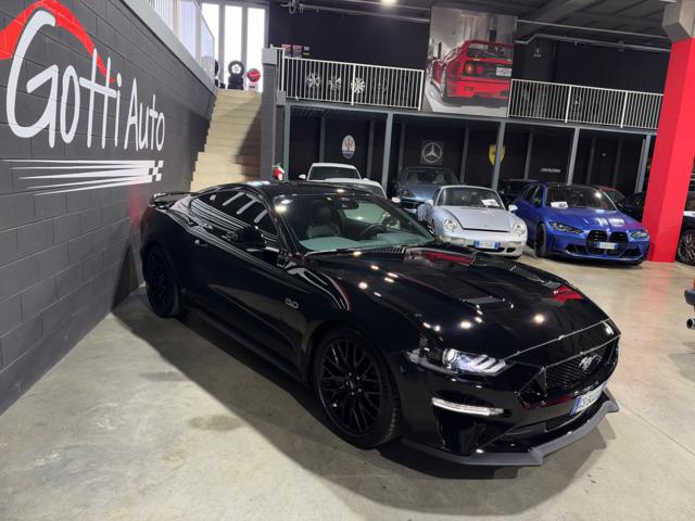 Ford Mustang 5.0 V8 UFFICIALE ITALIANA TOTAL BLACK FIRST PAINT - foto 3 di 4