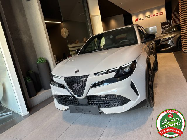 Alfa Romeo Junior 1.2 136 CV Hybrid eDCT6 - foto 2 di 24