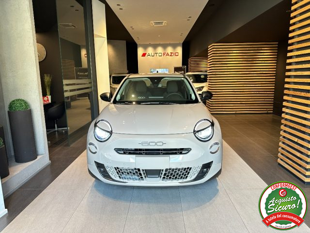 Fiat 600 Hybrid 110 CV DCT MHEV Icon nuovo a SANTA MARIA DI LICODIA