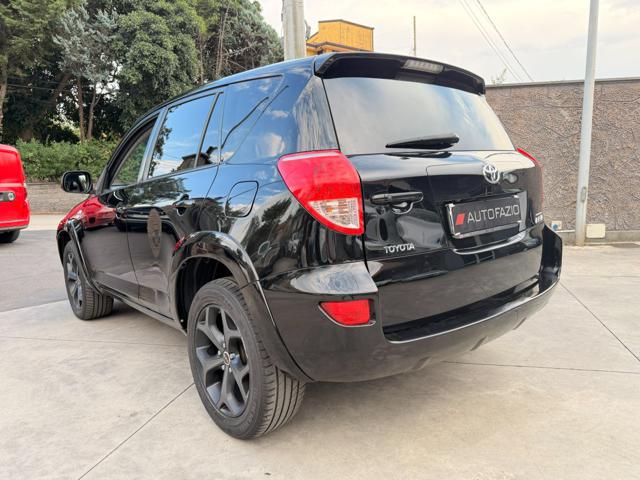 Toyota RAV 4 RAV4 2.2 D-Cat 177 CV Luxury - foto 4 di 4