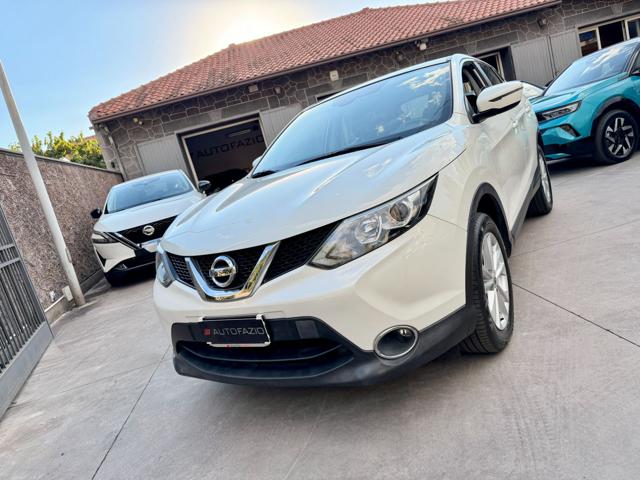 Nissan Qashqai 1.5 dCi Acenta Premium, del 2017, 168.000 km, in vendita a Santa Maria Di Licodia (CT)