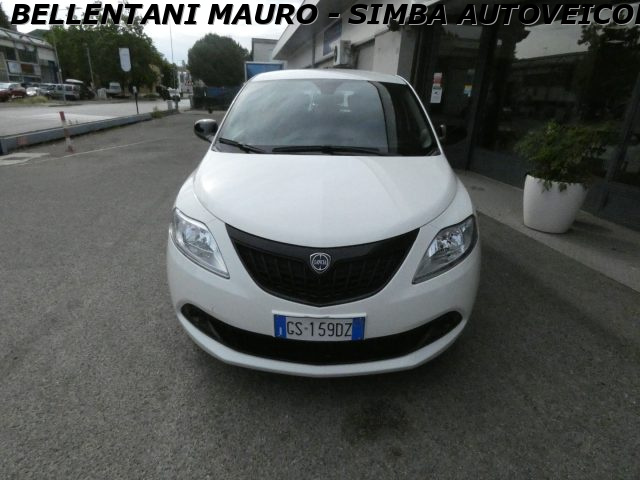 Lancia Ypsilon 1.0 FireFly 5 porte S&S Hybrid Oro - foto 2 di 4