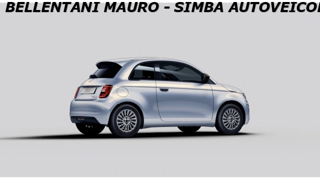 Fiat 500 Berlina Hybrid Pop - foto 2 di 4