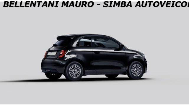 Fiat 500 Berlina Hybrid Pop - foto 2 di 4