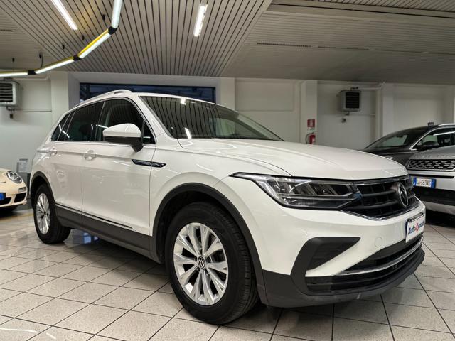 Volkswagen Tiguan 2.0 TDI 150 CV DSG Life UNICO PROPRIETARIO IVA ESP usato a MONZA