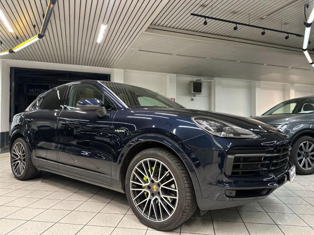 Porsche Cayenne Coupé 3.0 V6 E-Hybrid - Bose - SportChrono usato a MONZA