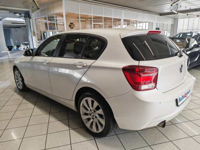 BMW 118 i 5 porte BIANCO PERLA TAGLIANDO OK AUTOM - foto 3 di 4